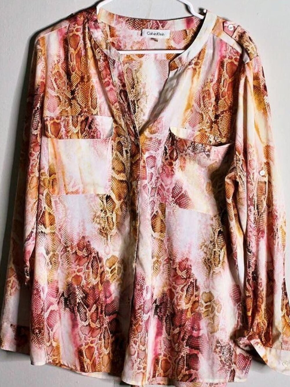 ✨Calvin Klein multi color #snake print top